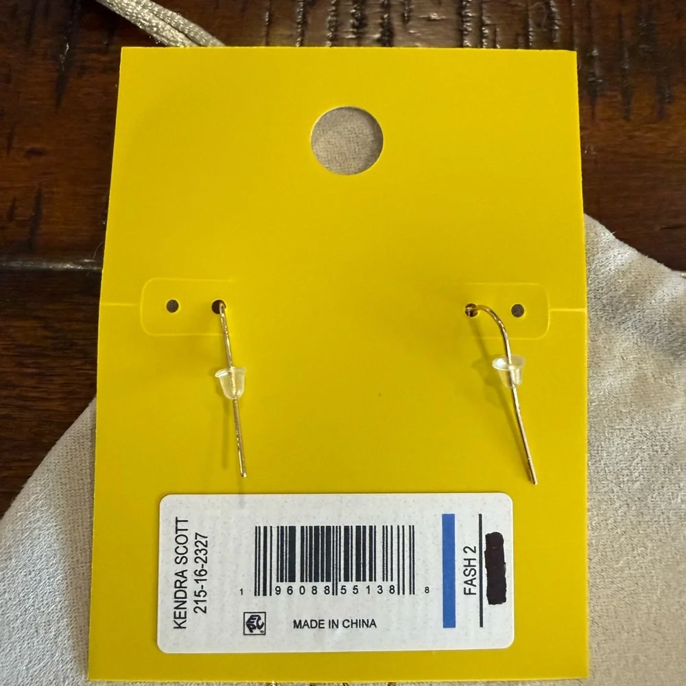 Brand New, Never Worn Emerald Green and Gold Kendra Scott Teardrop Earrings - Picture 5 of 5